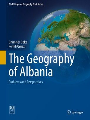 Libri The Geography of Albania (Foto nga studjuesi)