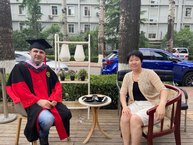 U ugodnom druženju s profesoricom Li Jianjun, stručnjakinjom za Balkan