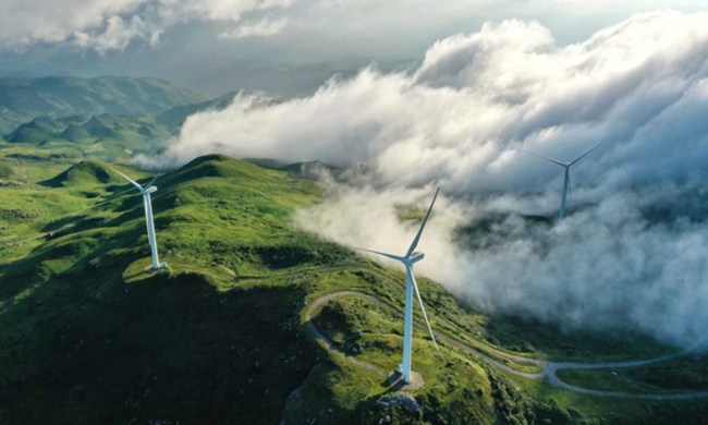 Letecká fotografie z 19. srpna 2020 ukazuje větrné turbíny na výzkumném pracovišti v Jiucaiping v provincii Guizhou na jihozápadě Číny. Photo: Xinhua