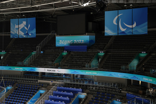 Národní sportovní stadion je připraven na nadcházející Zimní paralympijské hry v Pekingu 2022, dne 24. února 2022. Fotografie: CFP