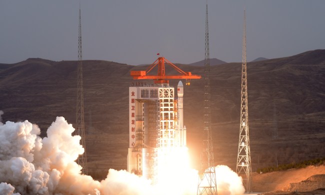 Raketový nosič Dlouhý pochod – 6A startuje z kosmodromu Taiyuan na svůj první vzlet 29. března 2022. Photo: Sun Gongming