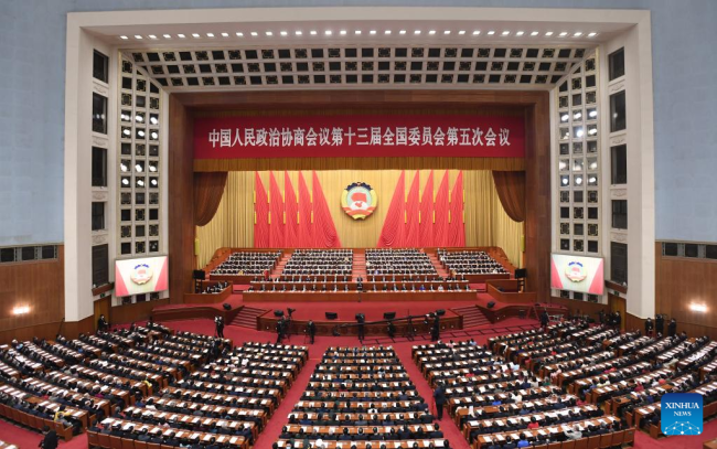 Η τελική συνεδρίαση της 5ης συνόδου της 13ης Εθνικής Επιτροπής της Κινεζικής Λαϊκής Πολιτικής Συμβουλευτικής Διάσκεψης (CPPCC) πραγματοποιείται στη Μεγάλη Αίθουσα του Λαού στο Πεκίνο, πρωτεύουσα της Κίνας, στις 10 Μαρτίου 2022. (φωτογραφία/Xinhua)