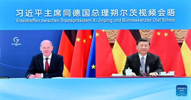 Ο Κινέζος Πρόεδρος Σι Τζινπίνγκ συναντήθηκε μέσω βίντεο με τον Γερμανό Καγκελάριο Όλαφ Σολτς, στο Πεκίνο, πρωτεύουσα της Κίνας, 9 Μαΐου 2022. (φωτογραφία/Xinhua)