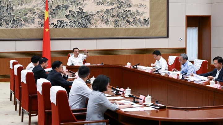 Premiê chinês enfatiza consolidação da recuperação e estabilização da economia