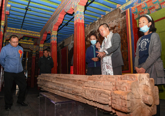 Centrul Artistic Jebum-gang susține prima sa expoziție pe tema istoriei și culturii orașului Lhasa.
