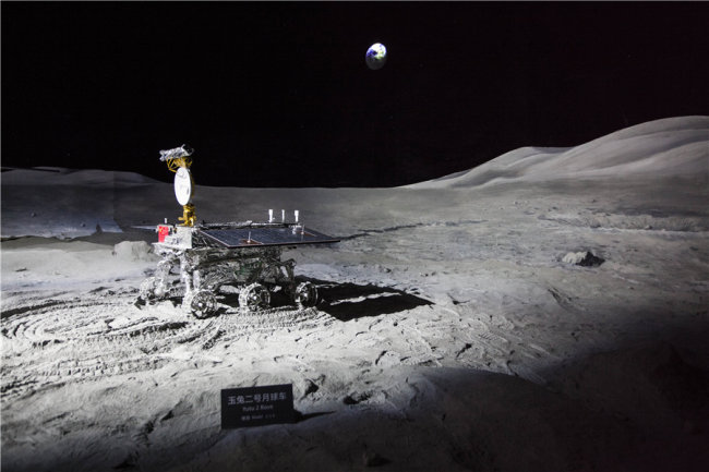 Μοντέλο του ερευνητικού ρόβερ Yutu-2 της σελήνης στο νέο Μουσείο Αστρονομίας της Σαγκάης στις 18 Ιουλίου 2021. (φωτογραφία / IC)