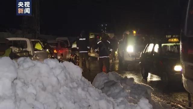 Пакистаны жуулчлалын бүсэд цасан шуурга болсны улмаар 22 хүн амиа алдав