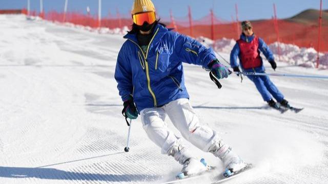 ورزش های زمستانی به یخ شکنی برای منطقه تبت در شمال غربی چین تبدیل شده اندا