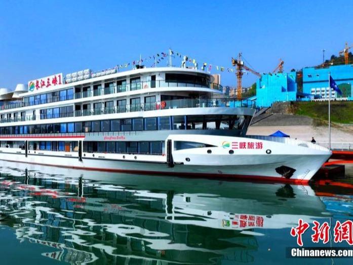 純電動遊覧船「長江三峡1号」が長江で就航　湖北省宜昌