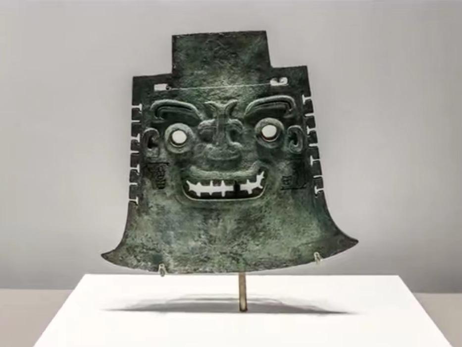 Look! The cultural relics in Chinese museums are laughing. Listen!