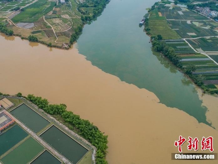 Fenomena Unik Pertemuan Tiga Batang Sungai di Guangxi