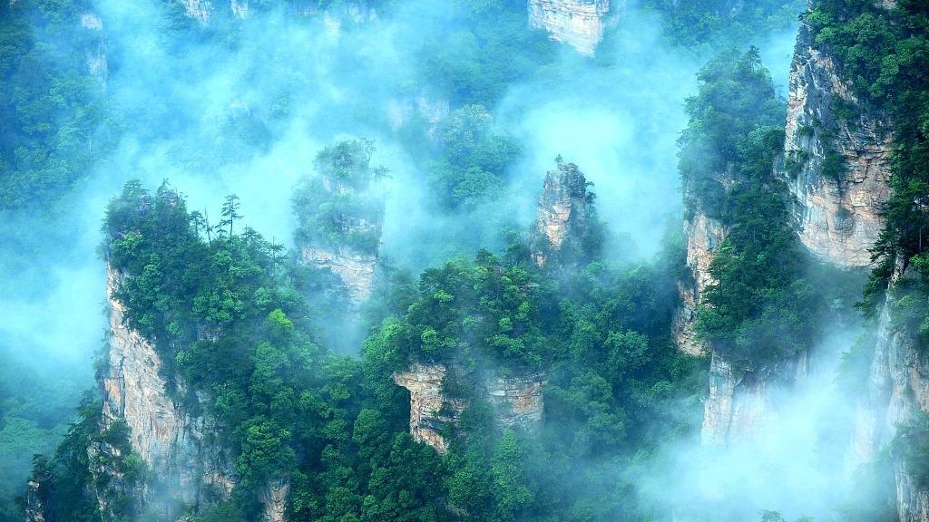 در چین مناطقی وجود دارد که زیبایی آن را همچون سرزمین پریان  می کنند.
