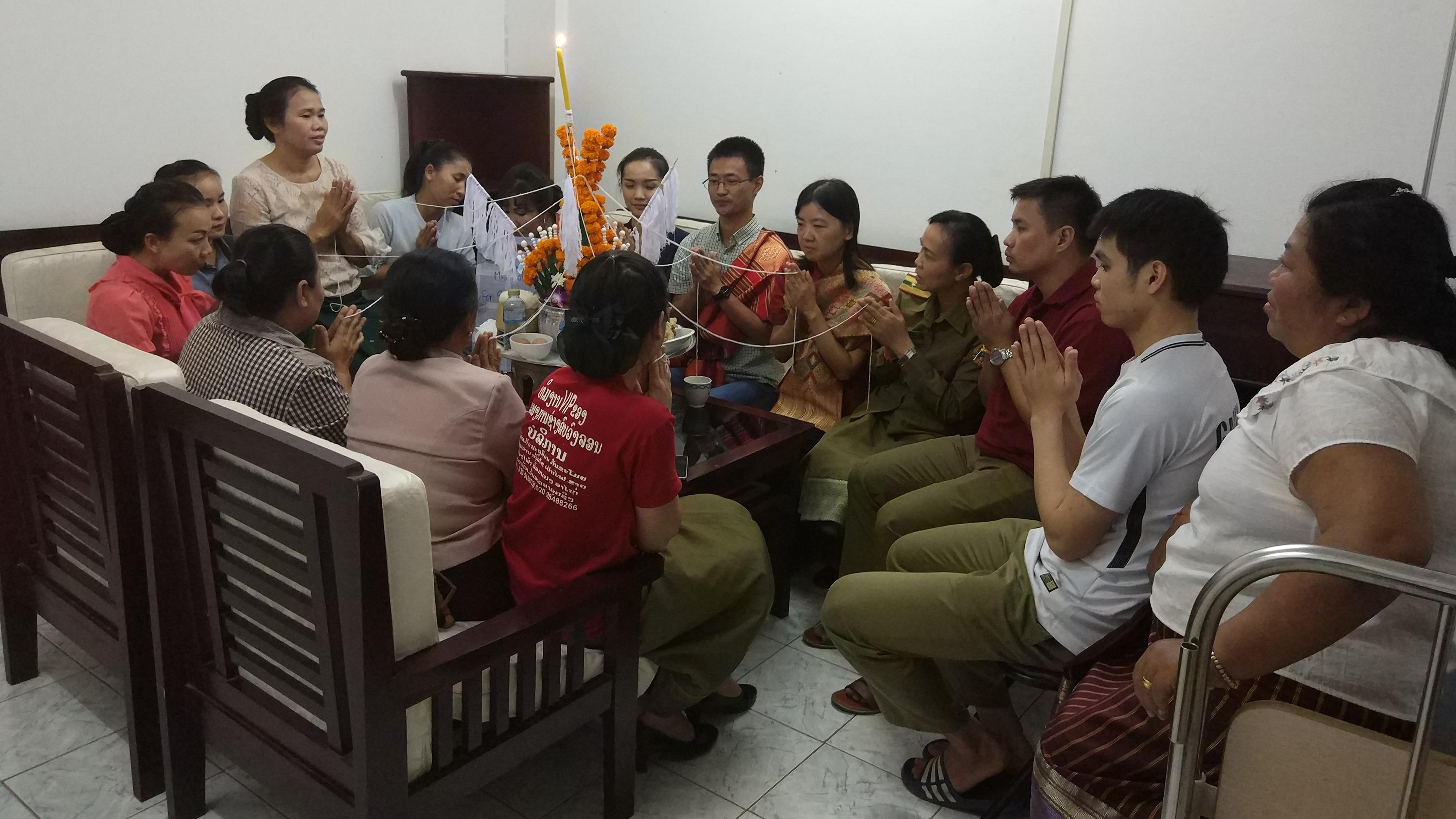 लाओसमा चिकित्सक छेन पोको स्वयंसेवा अनुभव
