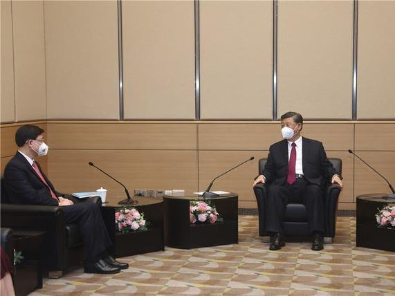 Xi Jinping Bertemu dengan John Lee Ka Chiu