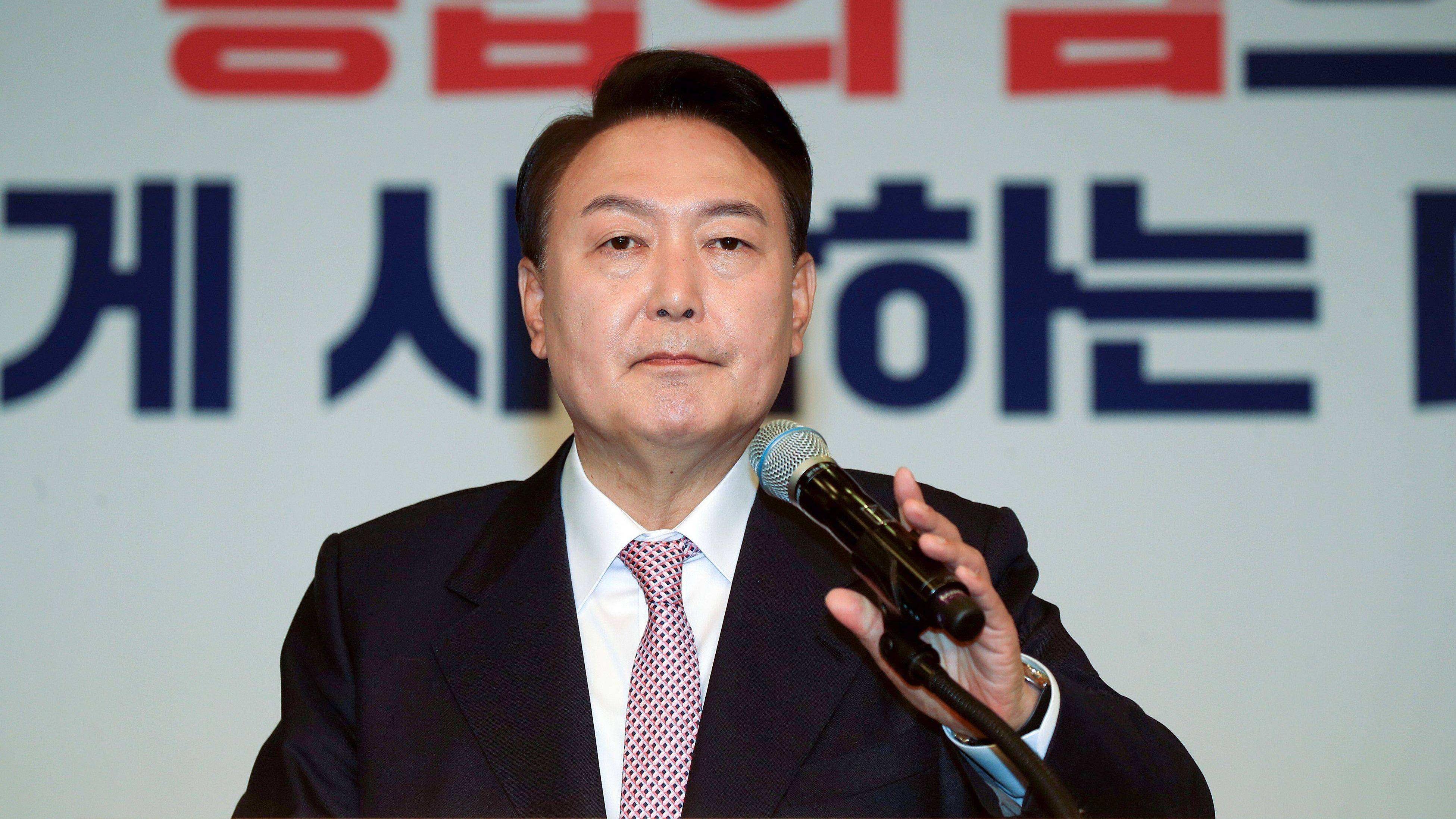 Өмнөд Солонгосын ерөнхийлөгчийн рейтинг унажээ