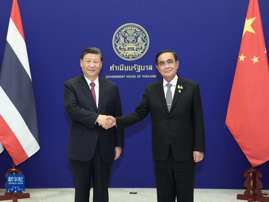 Xi Jinping Adakan Pembicaraan dengan PM Thailand Prayuth Chan-ocha