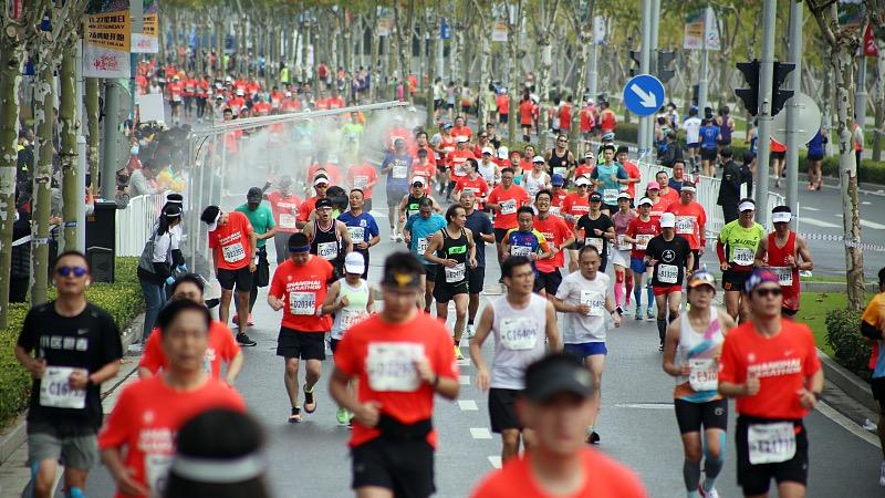 Le marathon de Shanghai 2022 attire environ 18 000 coureurs