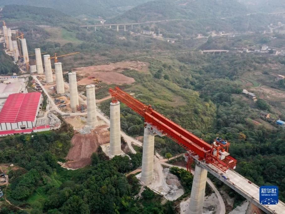 Pembinaan HSR Chongqing-Kunming Seksyen Sichuan-Chongqing Berjalan Lancar