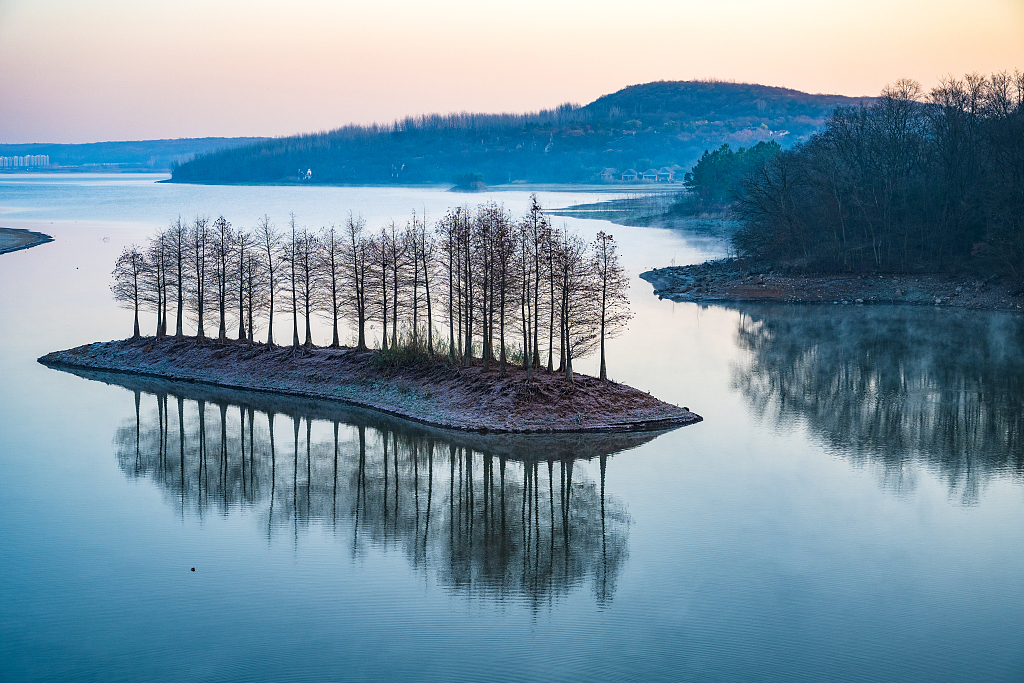 منظره زیبای دریاچه تیان چوآن