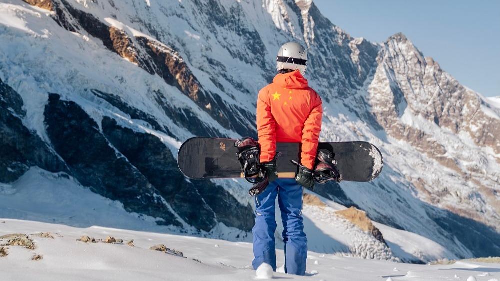 स्वीजर्ल्याण्डमा कार्यरत् चिनियाँ स्की प्रशिक्षक ली लोङ लोङको कथा
