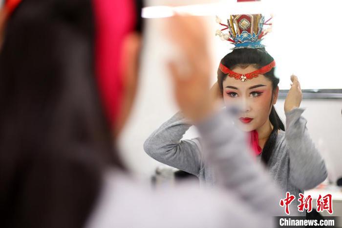 Opera Huangmei Dipersembahkan di Kaunti Xuyi