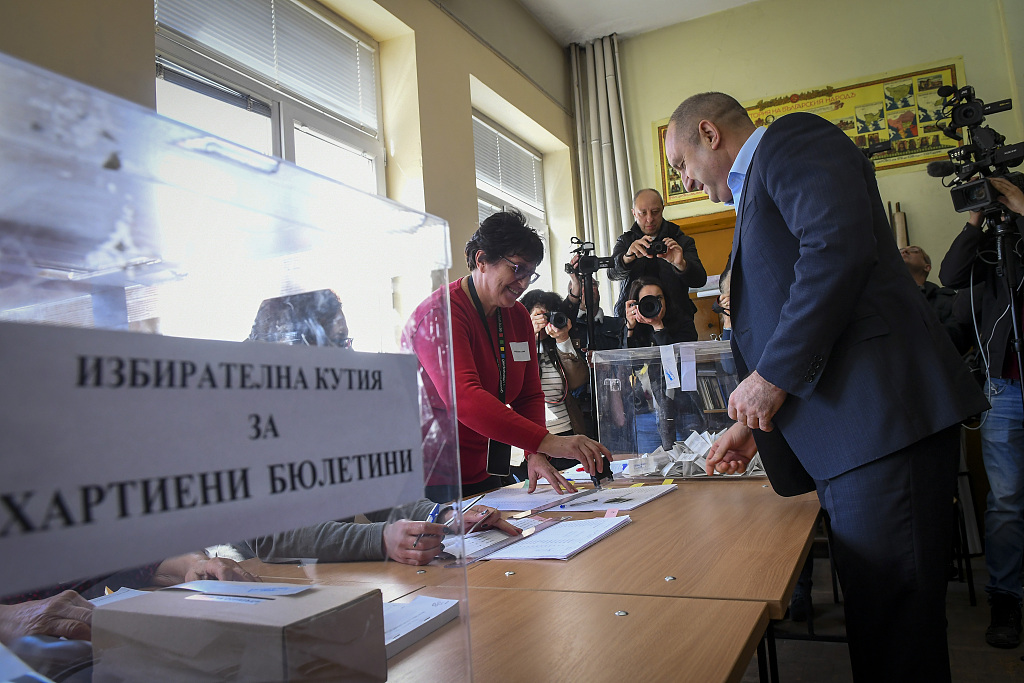 В България се проведоха петите парламентарни избори за последните две ...