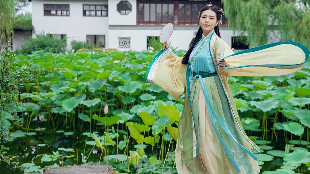Wraca moda na hanfu – odkrywanie piękna w chińskiej kulturze