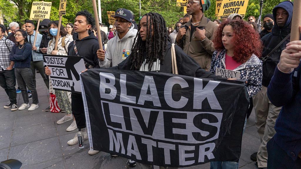 Großteil Afroamerikaner in den USA halten Rassismus in den USA für ...
