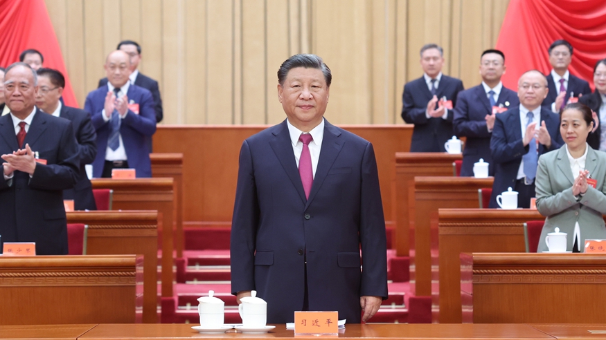 حضور شی جین چینگ و دیگر رهبران حزب و دولت در هجدهمین کنفرانس ملی نمایندگان اتحادیه های کارگری چینا