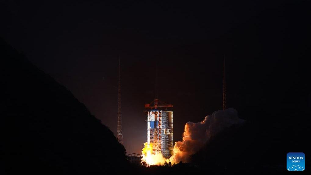 چین همزمان 11 ماهواره به فضا پرتاب کردا