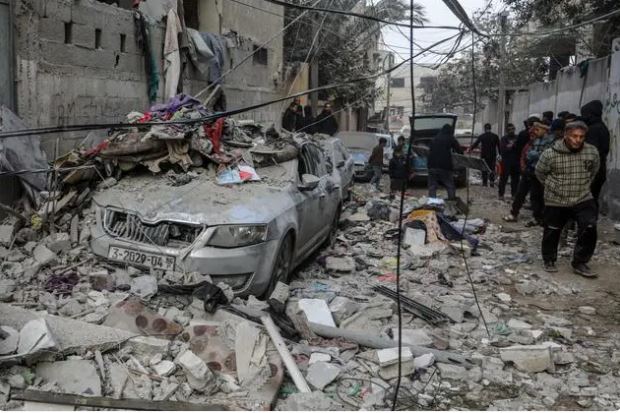 حمله اسرائیل به خانه ای در غزه ۱۴ کشته برجای گذاشتا