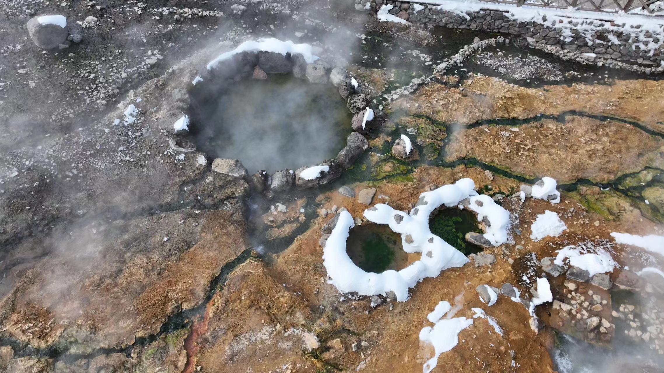 چشمه‌های آب گرم آتشفشانی کوه «چانگ بای»