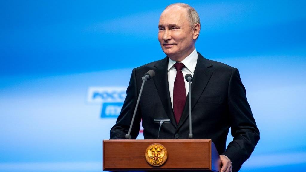 پوتین: روابط روسیه و چین بطور پیوسته و عمیق ، توسعه خواهد یافتا