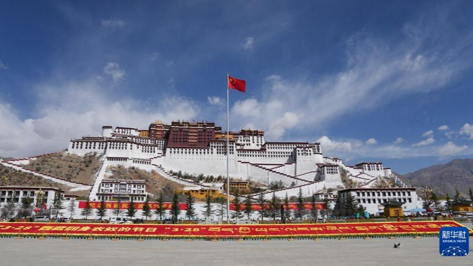 वसन्तमा तिब्बत भविष्य उन्मुख अघि हिँड्दै