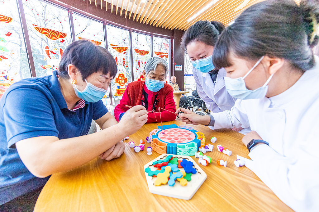 Langzeitpfleger, ein neuer Beruf in China