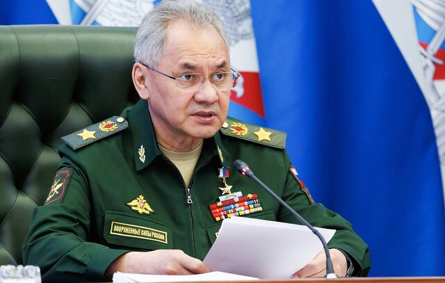 شویگو: روسیه تولید تسلیحات و تجهیزات نظامی را برای پاسخ به تهدیدات گسترش خواهد دادا