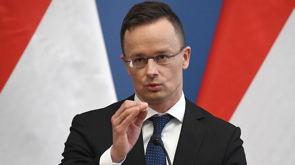 Ungarischer Außenminister: Chinesische „Überkapazitäten“ bei Elektrofahrzeugen existieren nicht