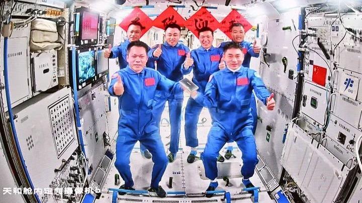 ورود فضانوردان جدید به ایستگاه فضایی چین