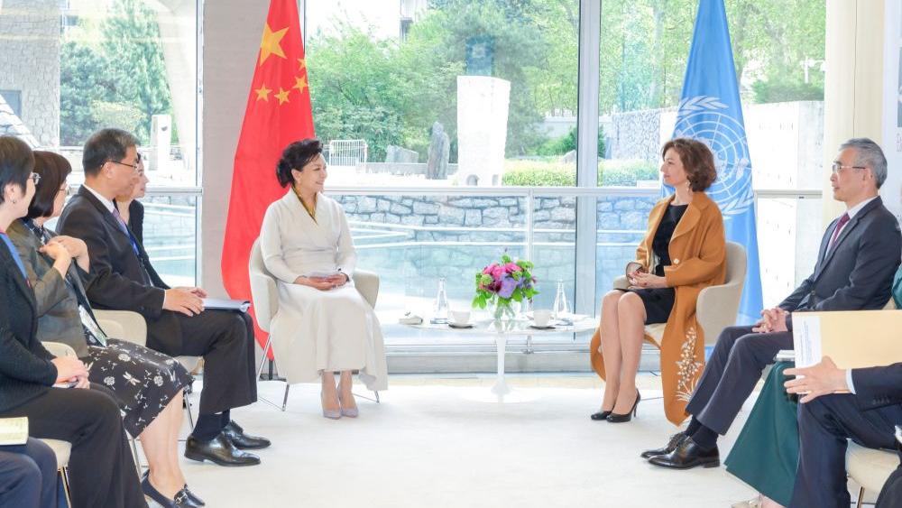 Peng Liyuan Visits UNESCO Headquarters to Promote Girls’ and Women’s Education