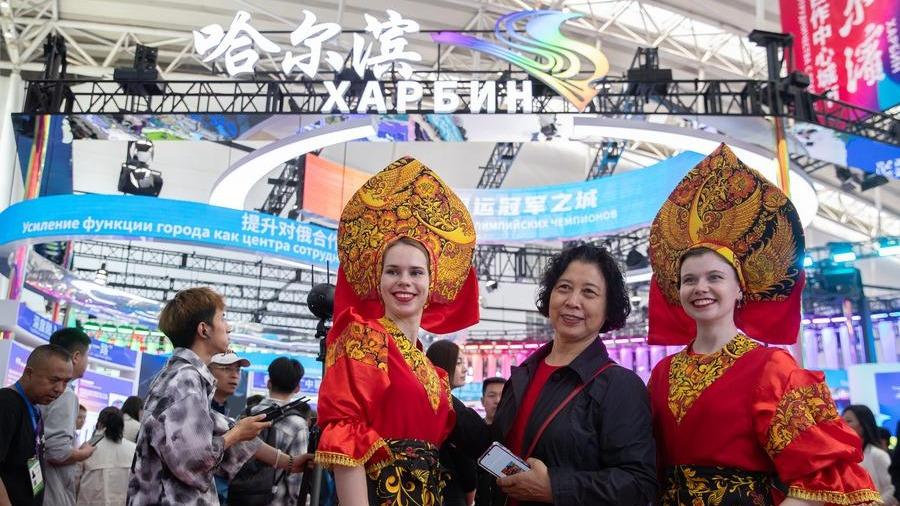 استقبال مردم از «نمایشگاه چین-روسیه» در «هاربین»ا