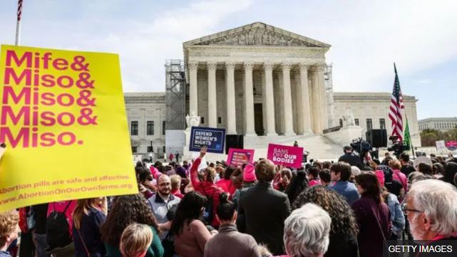 دیوان عالی آمریکا درخواست برای تشدید محدودیت داروی سقط جنین را رد کردا