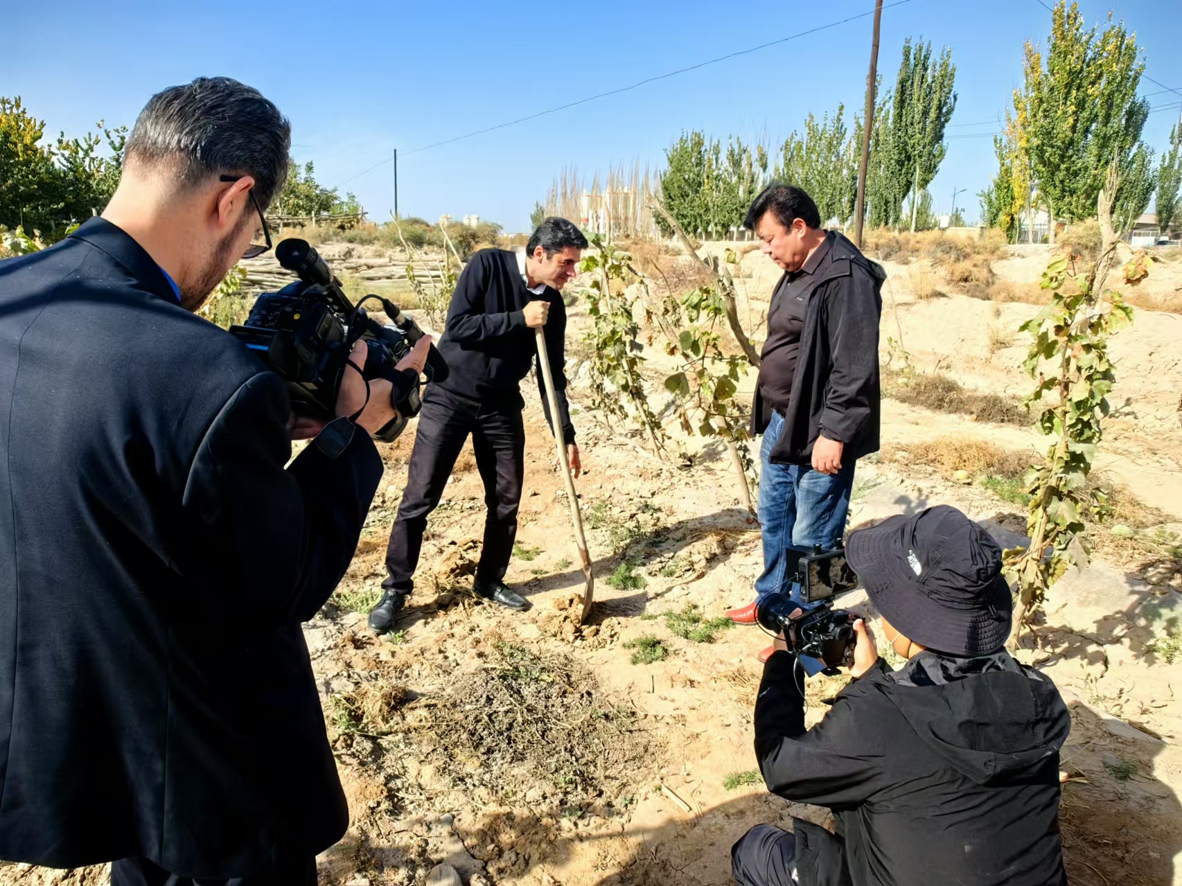 استقبال کاربران شبکه‌های اجتماعی چین از سفر مستندسازان ایرانی به کشورشانا