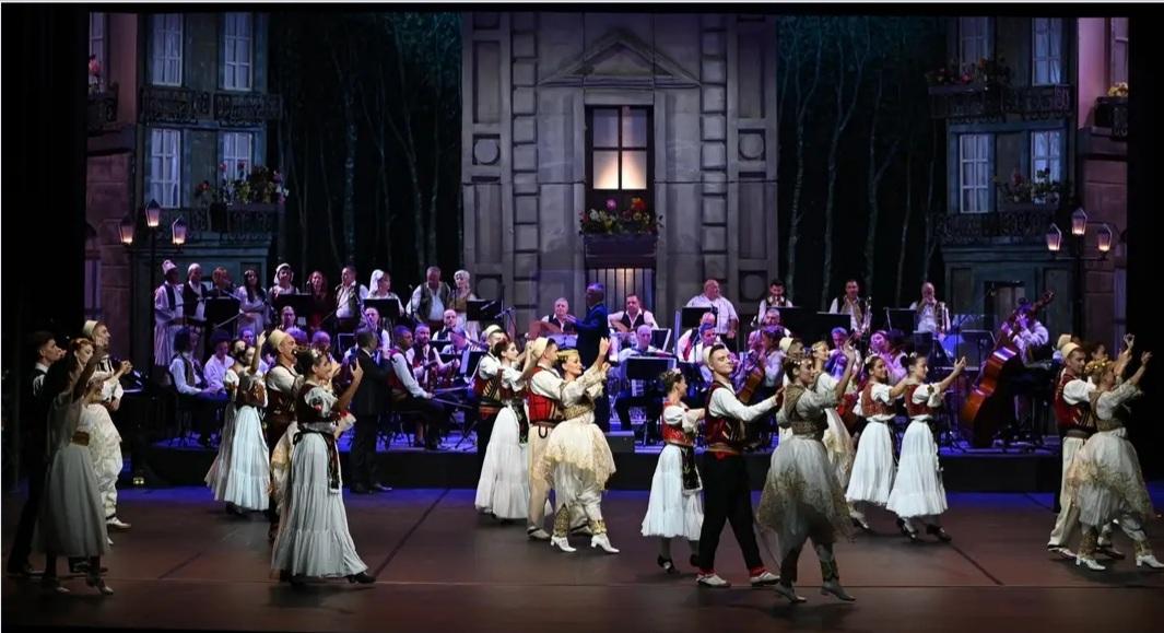 Teatri Kombetar i Operas,Baletit e Ansamblit Popullor