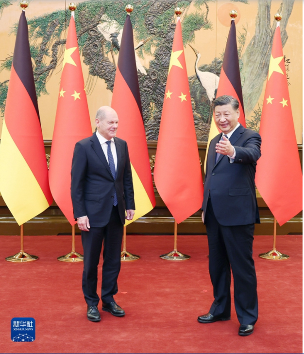 Presidenti kinez Xi Jinping takohet me kancelarin gjerman Olaf Scholz(Foto:Xinhua)