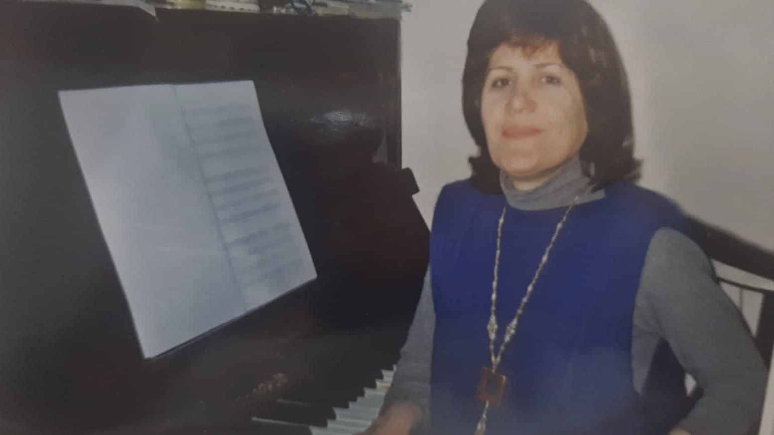 Roberta Kacaj duke luajtur ne piano (Foto personale)