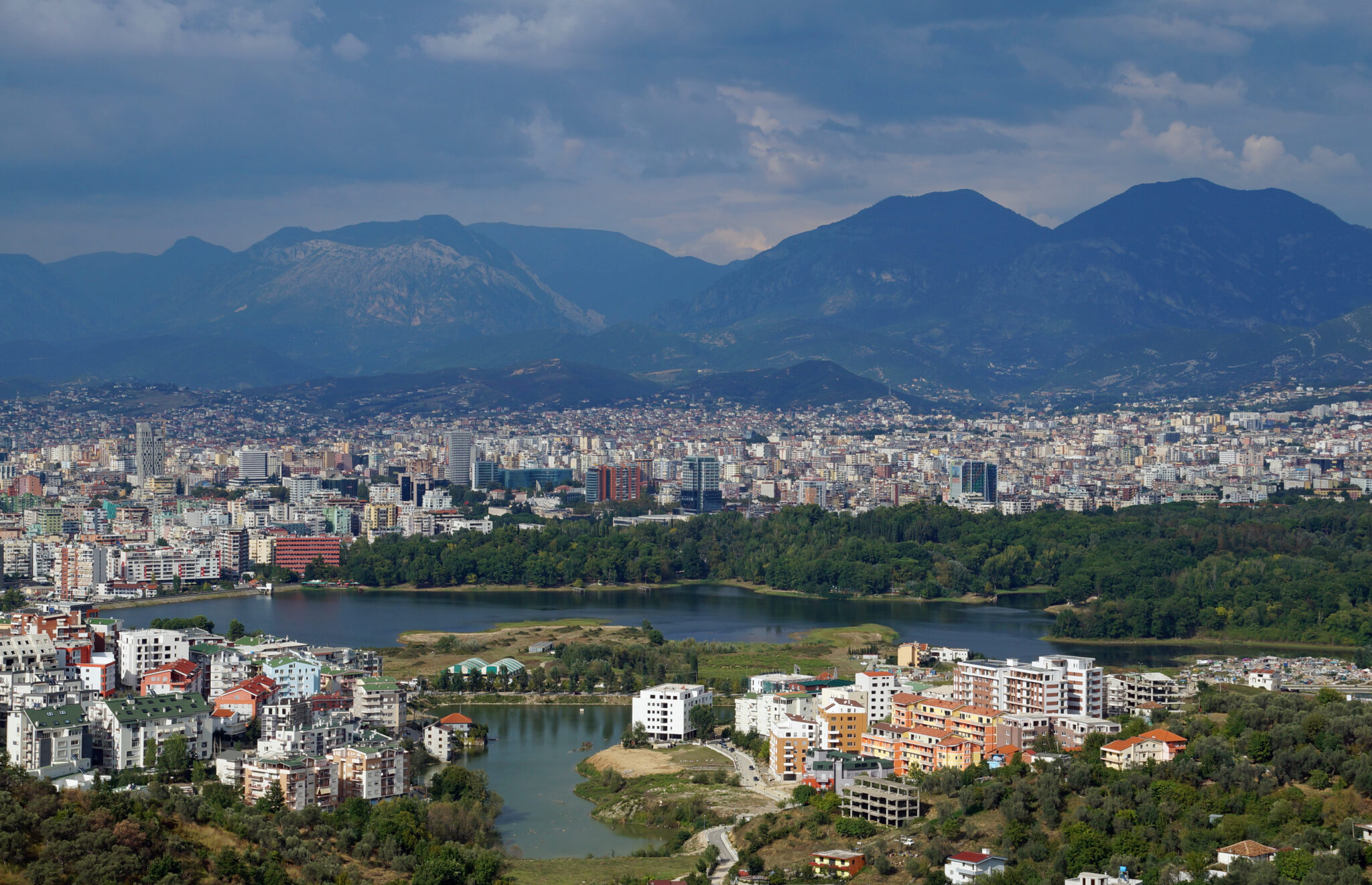 Parku i Tiranes i pare nga lart - foto Albanian Post