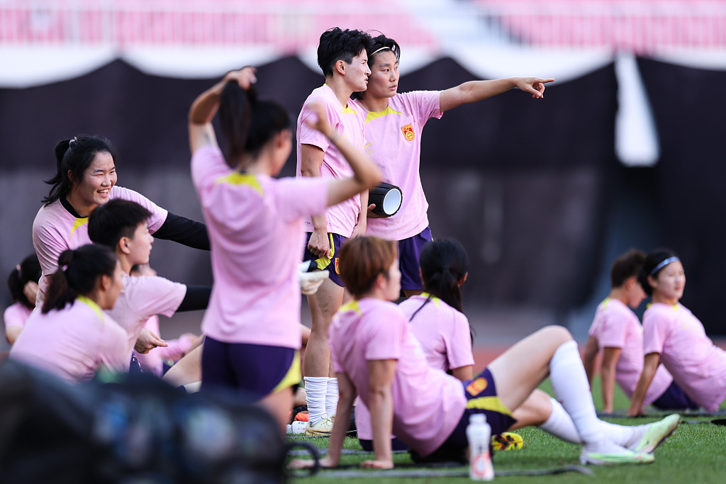  Echipa de fotbal feminin a Chinei, la antrenamente de la Qingdao (5 iulie 2023) (Foto: CFP)