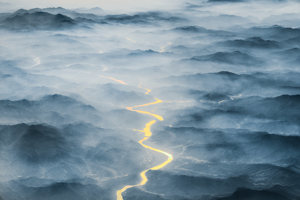Αεροφωτογραφία του άνω ρου του ποταμού Γιανγκτσέ. /CFP