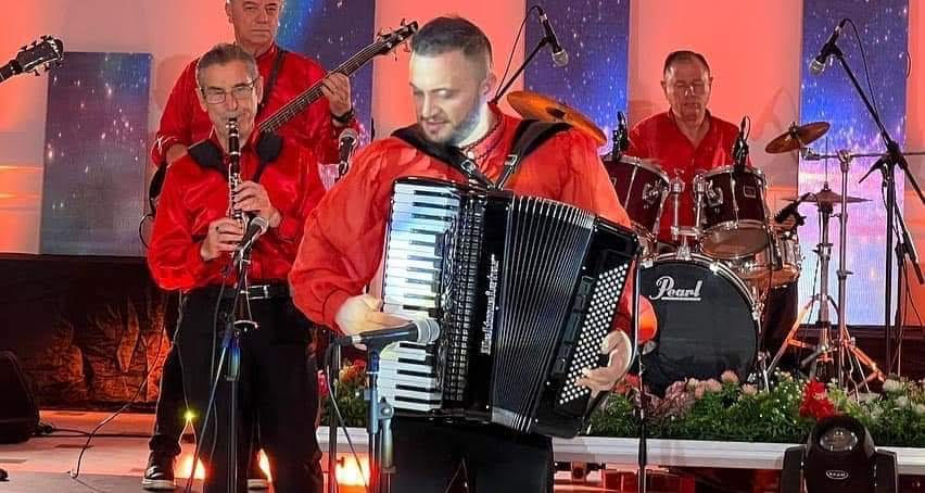 Indrit Cakaj gjate nje performance (Foto personale)