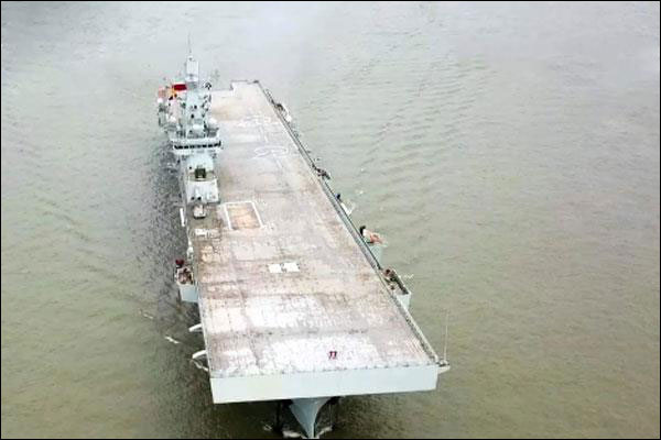 เรือโจมตีสะเทินน้ำสะเทินบกลำแรกของกองทัพเรือจีนประสบความสำเร็จใจการทดสอบ_fororder_20200828hj3